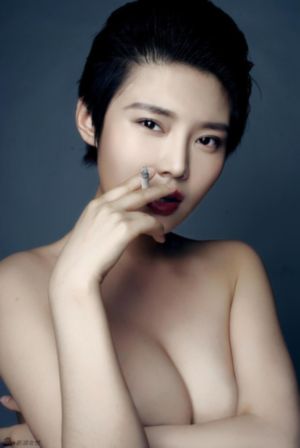 女人成午夜大片7777在线_高清完整视频观看