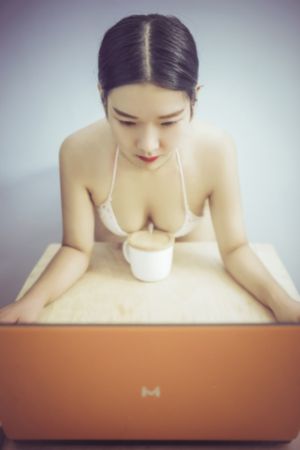 乐播免费无码aⅴ片在线观看_高清手机免费观看完整